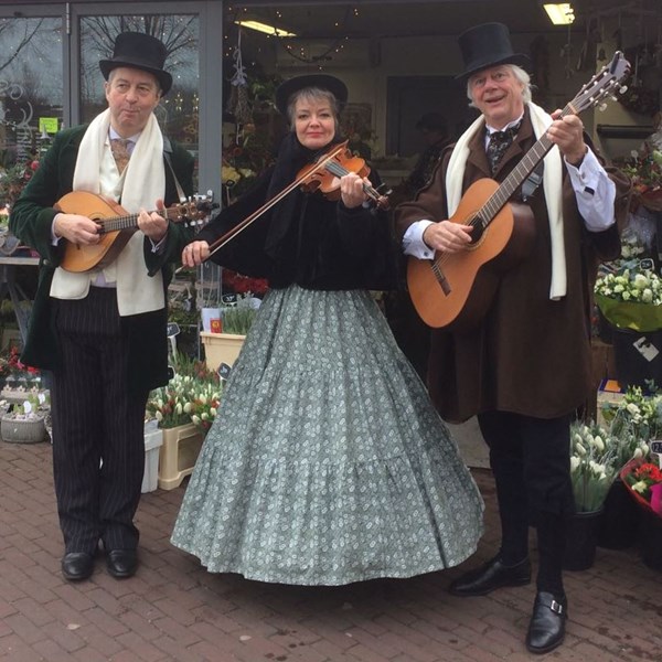 DICKENS MUSE 2016-12-24 (02)v (910x910).jpg