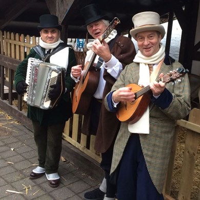 DICKENS MUSE 2016-12-11 (05)vvb (960x960).jpg