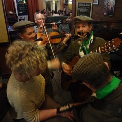 IRISH MUSE 2017-09-02 Den Haag O'Casey's (11)v (1000x1000).JPG