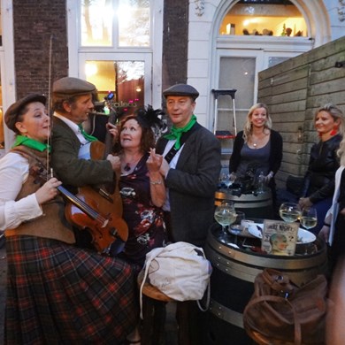 IRISH MUSE 2017-09-23 Den Haag (19)vbb (1000x1000) muziektrio Ierland.jpg