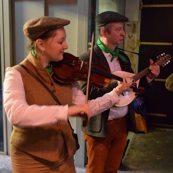 IRISH MUSE 2017-11-17 Leiden (03)v (1000x1000).JPG
