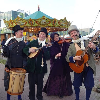 DICKENS MUSE 2018-11-21 Oegstgeest (07)v (1000x1000).JPG