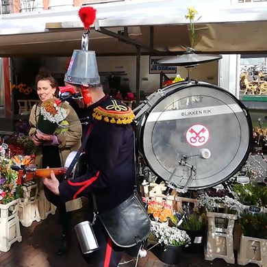 BLIKKEN RIK 2019-03-20 Leiden (markt) (06)vb.jpg