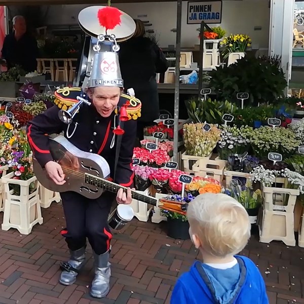 BLIKKEN RIK 2019-03-20 Leiden (markt) (37)vb.jpg