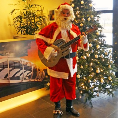 SANTA 2014-12-19 Helmond 02vb (1000x1000)b.jpg