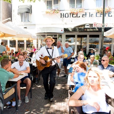 ZWARTWIT 2018-08-05 Apeldoorn (1)vz (1000x1000).jpg