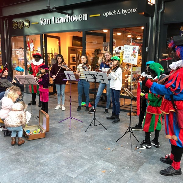 PIETEN 2019-11-30 Leiden (01)v (1000x1000).jpg