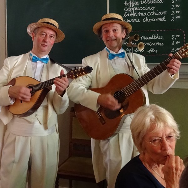WIT CHIQUE 2019-06-28 Leiden (01v) (1000x1000).JPG