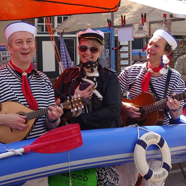 MATROZENBOOT 2019-04-29 Domburg (04)v (1000x1000).JPG