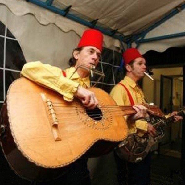 PARATATA - 2008 Eindhoven (1000x1000).jpg