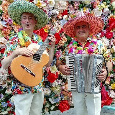 TROPICAL TROUBADOURS 2019-08-31 Roermond (3)v (1000x1000).jpg