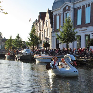 ZINGENDE ZWAAN 2021-10-03 Leiden (4).jpg