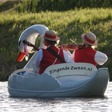 ZINGENDE ZWAAN 2023-07-20-Letland-(351)b-web.jpg