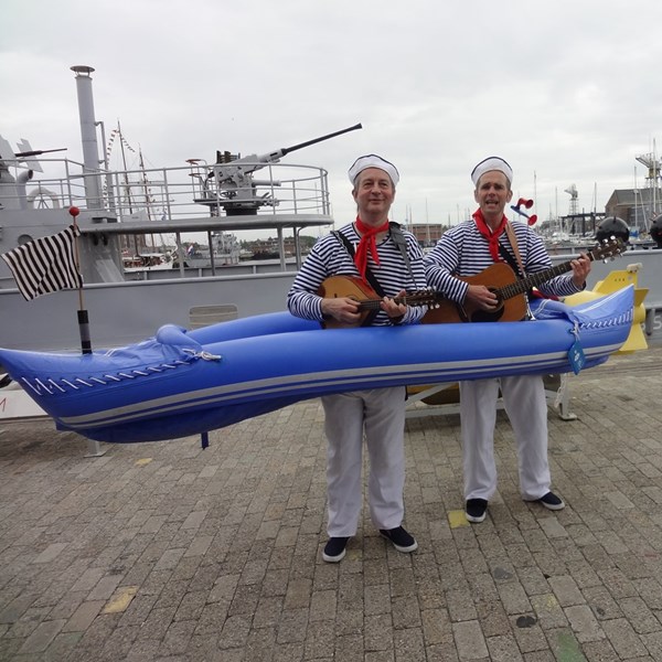 SAIL 2015 - zingende matrozen - muzikale matrozenboot - muzikanten duo - zeemansliederen - Den Helder