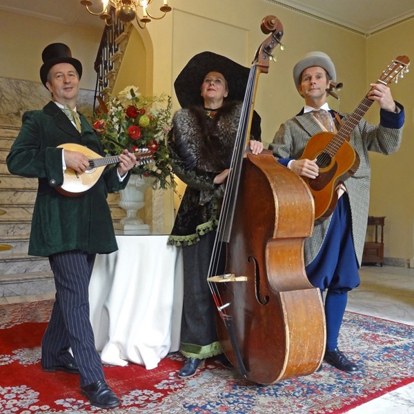 Kasteel Oud Poelgeest Oegstgeest DICKENS MUSE muzikanten trio muziek akoestisch mobiel