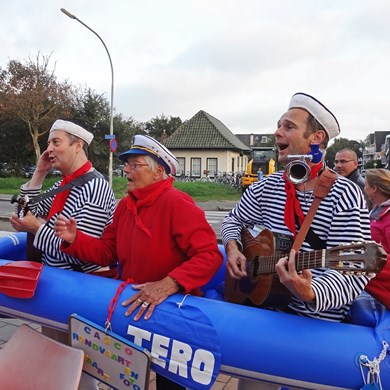 muzikale matrozenboot - SAIL 2015 - Texel Culinair - TERO - Texels Eigen Rondvaart Onderneming