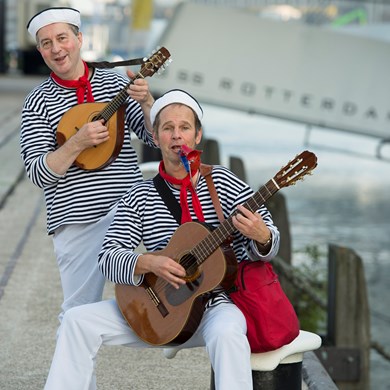 SAIL 2015 - zingende matrozen - muzikanten duo - zeeman liedjes zee - SS Rotterdam