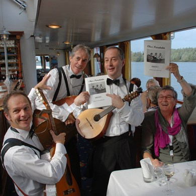 Rotterdam De Majesteit boottocht Paratata akoestisch mobiel muzikanten trio muziektrio