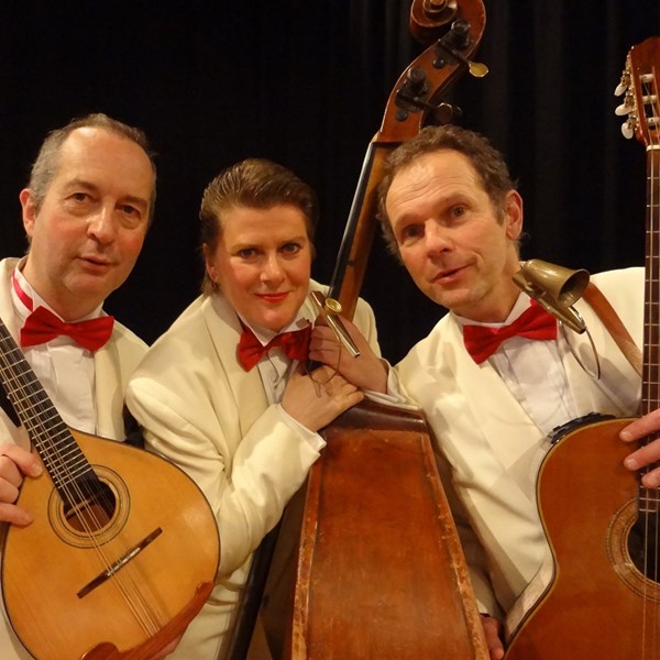 bruiloft entree receptie diner live muziek TRIO CHIQUE akoestisch mobiel muzikanten trio